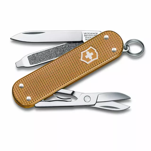 Victorinox Classic SD Wet Sand linkkuveitsi- Retkelle.com